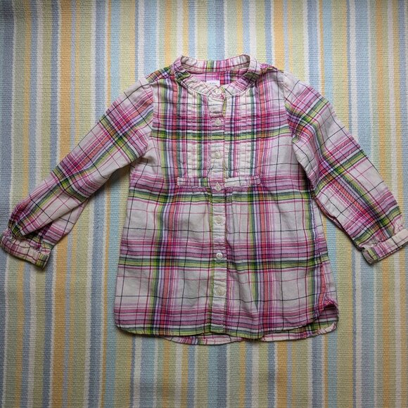 ⭐ GAP Plaid button down shirt 4T - Picture 1 of 5